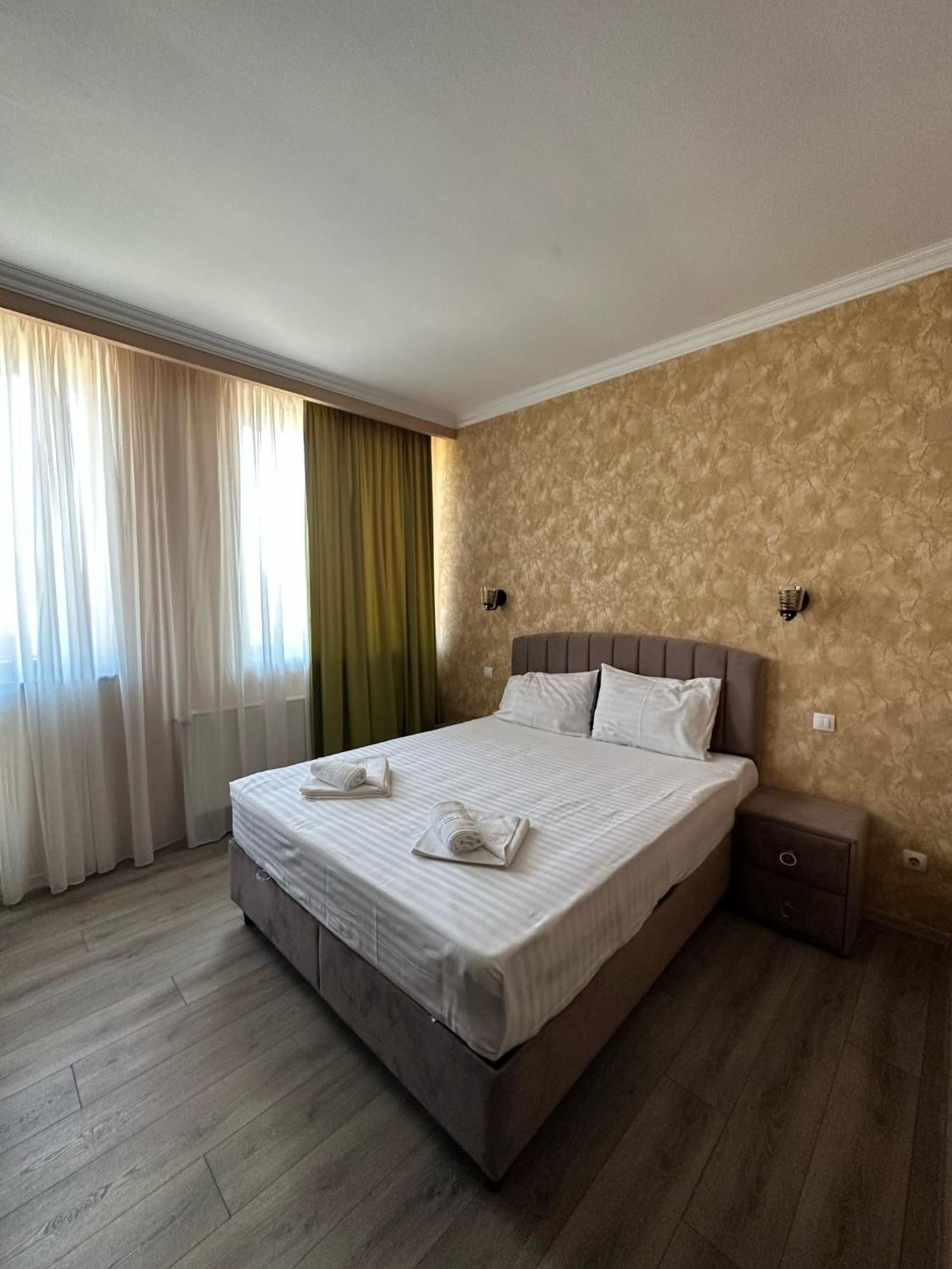 Coliseum Hotel Calafat Eksteriør billede